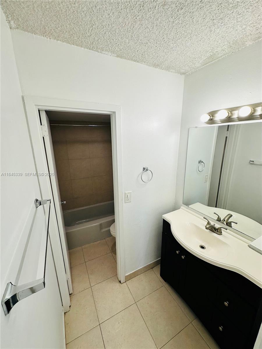 Residential in North Miami 5