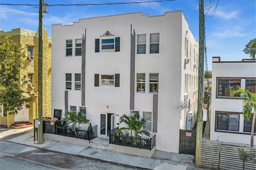 9-1142 Sw 4th Street, Miami, FL, 33130 | Card Image