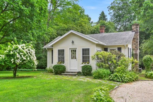 27 Seeley Rd, Wilton, CT, 06897-2224 | Card Image