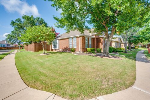 114 Stonecreek Dr, Irving, TX, 75063-7211 | Card Image