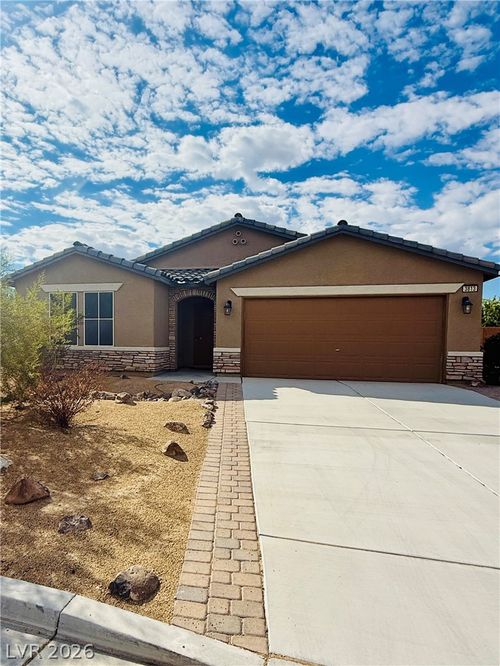 3813 E Garfield Dr, Pahrump, NV, 89061-0111 | Card Image