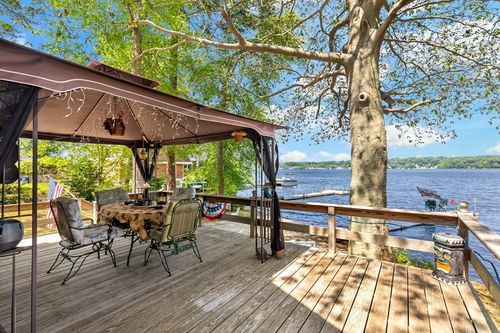 22 Fuller Shores Rd, Lakeville, MA, 02347-2401 | Card Image