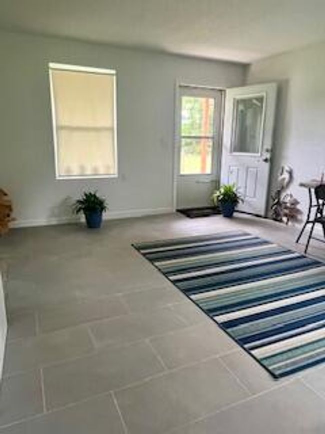 Living Room | Image 7