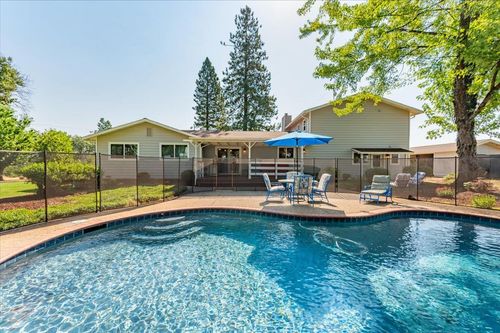 16190 Newtonian Way, Grass Valley, CA, 95945 | Card Image