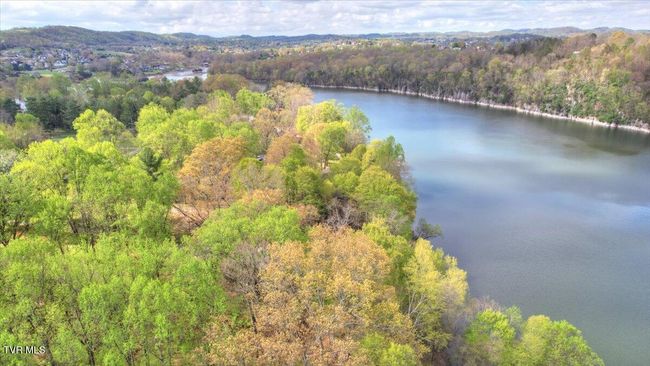 712 Lake Point Dr, House other with 3 bedrooms, 2 bathrooms and null parking in Piney Flats TN | Image 5