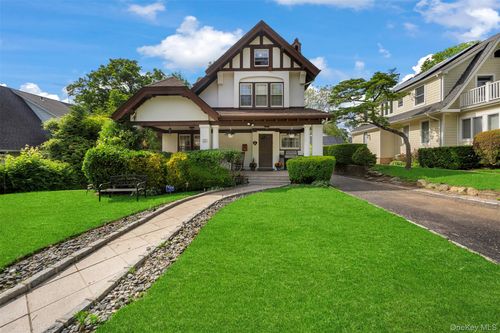 51 Maple Drive, North Hempstead, NY, 11021 | Card Image