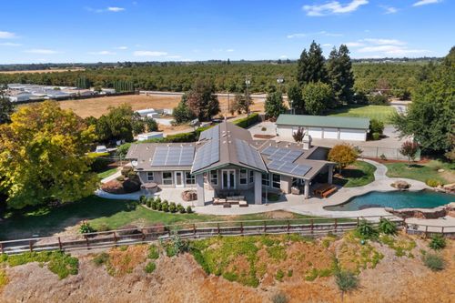 8300 Jantzen Rd, Modesto, CA, 95357-1747 | Card Image