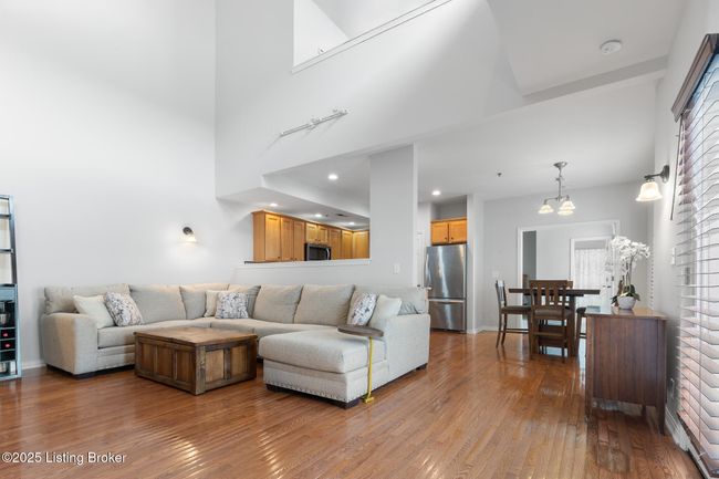 10601 Norton Commons Walk, Condo with 2 bedrooms, 2 bathrooms and null parking in Prospect KY | Image 4