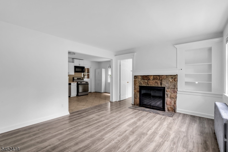 Residential Lease in Berkeley Heights Twp. 3