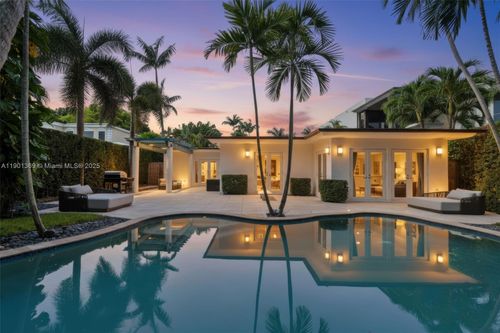5055 N Bay Rd, Miami Beach, FL, 33140-2006 | Card Image