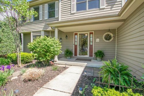 2551 Doncaster Dr, Aurora, IL, 60504-3205 | Card Image