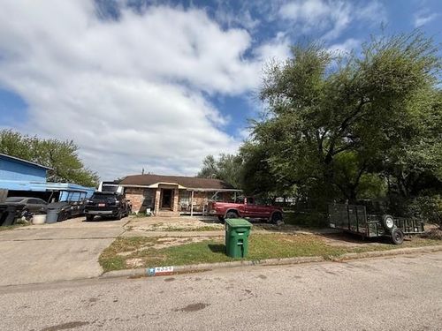 4334 Spring Valley Rd, Houston, TX, 77041-9041 | Card Image