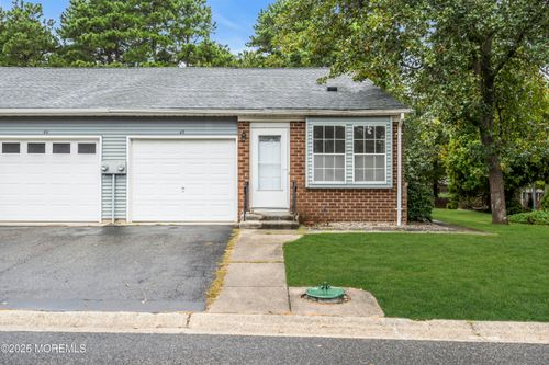 52-4b Pembroke Ln, Whiting, NJ, 08759-2284 | Card Image