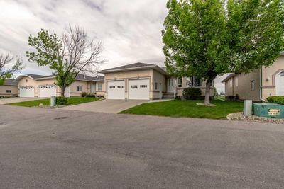 109 - 3045 Fairway St S, House detached with 4 bedrooms, 3 bathrooms and 4 parking in Lethbridge AB | Image 3