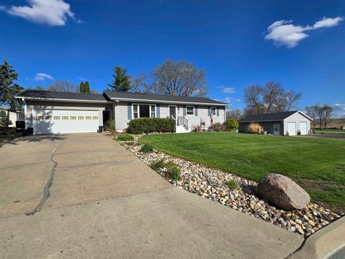 620 S 8th St., Akron, IA, 51001 | Card Image