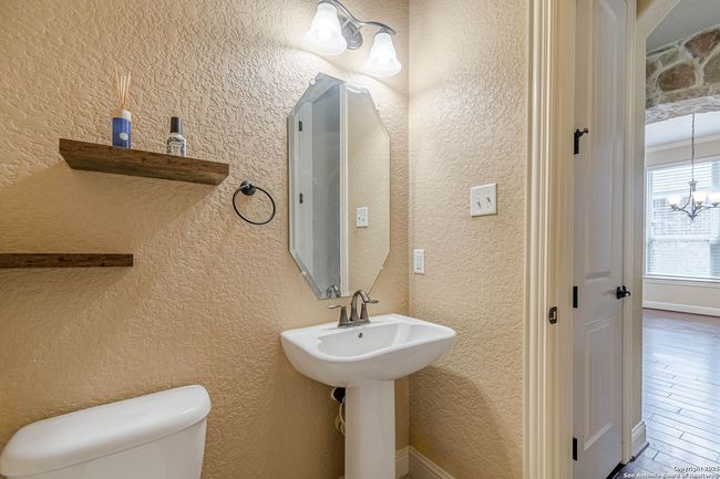 27038 Sable Run, House other with 5 bedrooms, 4 bathrooms and null parking in Boerne TX | Image 14