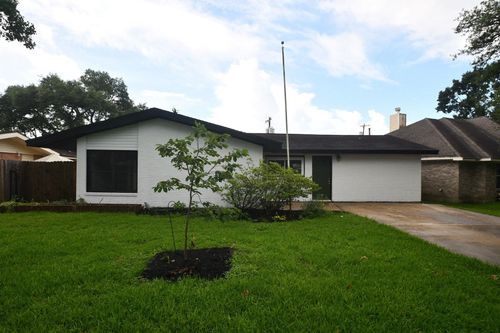 2431 Bayou Dr, League City, TX, 77573-2701 | Card Image