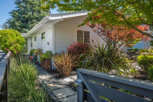350 Patten St, Sonoma, CA, 95476-6732 | Card Image