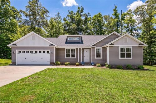 335 Price St, Stoneville, NC, 27048-8662 | Card Image