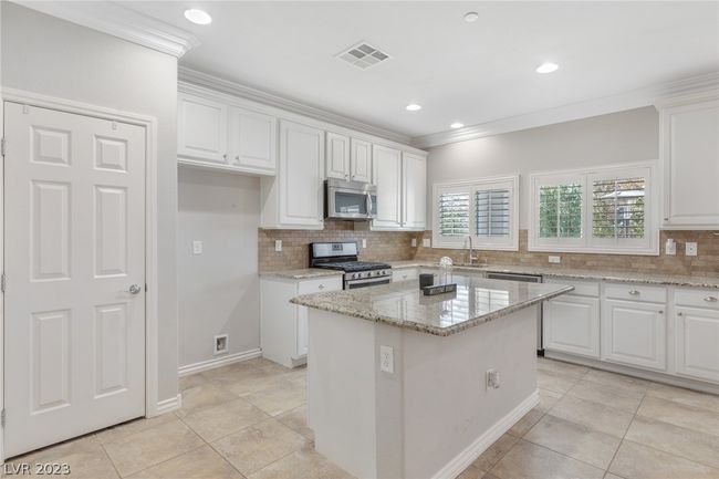 2085 Canvas Edge Dr, House other with 4 bedrooms, 3 bathrooms and null parking in Henderson NV | Image 10