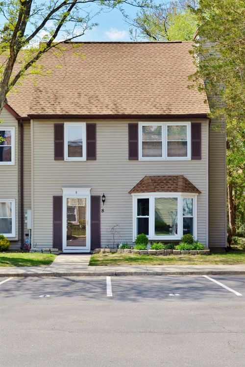 8 Colonial Ct, Jackson, NJ, 08527-2262 | Card Image