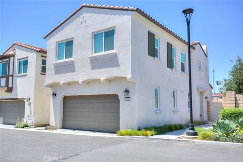 202 Bonita Ln, Rialto, CA, 92376-6512 | Card Image