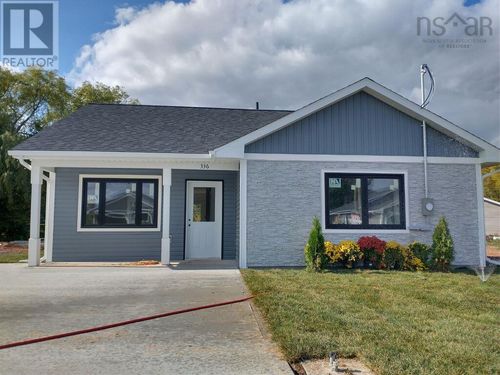 8 Nichols Ave, North Kentville, NS, B4N | Card Image
