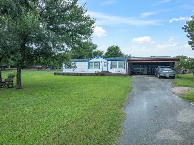 403 Se County Road 3048 C, House other with 3 bedrooms, 2 bathrooms and null parking in Corsicana TX | Image 5