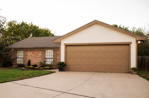 1110 Cozby Ct W, Benbrook, TX, 76126-3472 | Card Image