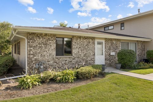117 Cotuit Ct, Schaumburg, IL, 60193-1225 | Card Image