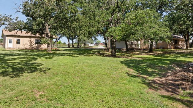 111 Encino Springs Ln, House other with 3 bedrooms, 2 bathrooms and null parking in Weatherford TX | Image 4