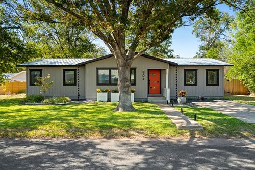 904 Orange St, Fredericksburg, TX, 78624-3362 | Card Image