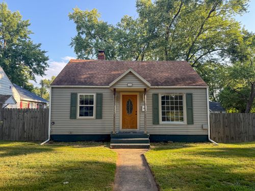 115 Sherwood St, Dowagiac, MI, 49047-1415 | Card Image