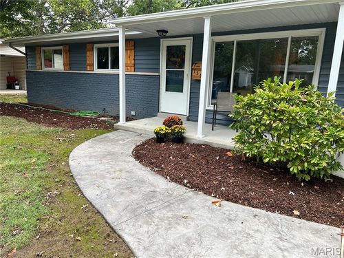 735 Teson Rd, Hazelwood, MO, 63042-3333 | Card Image