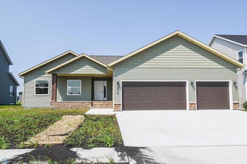 8829 Meadowlark Parkway, Fargo, ND, 58047 | Card Image