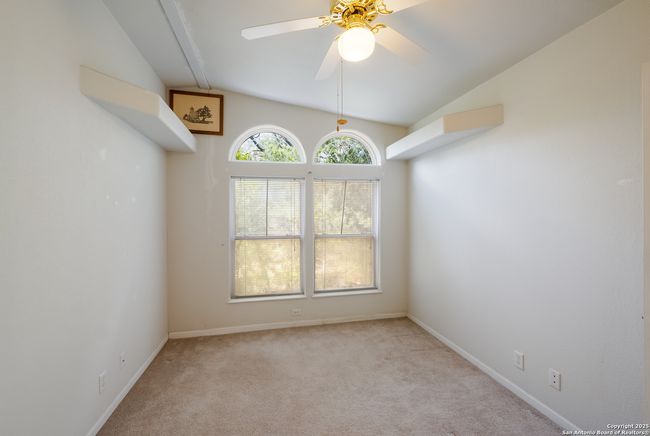 1075 Quail Run, House other with 3 bedrooms, 4 bathrooms and null parking in Lytle TX | Image 23
