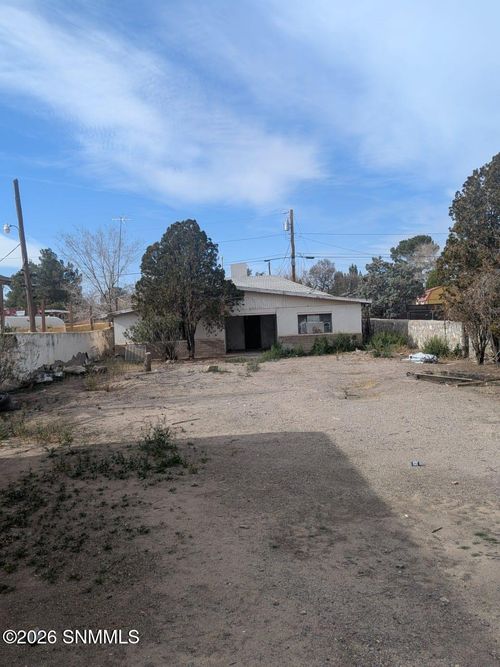3204 Harrelson St, Las Cruces, NM, 88005-7726 | Card Image
