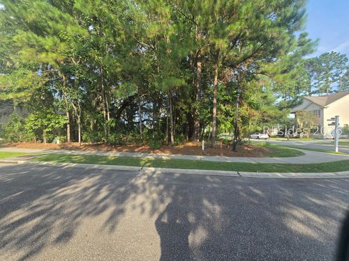 1611 Deanne Dr, Beaufort, SC, 29902-4216 | Card Image