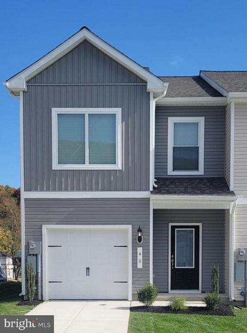 40 Cranston Ct, FALLING WATERS, WV, 25419-4517 | Card Image
