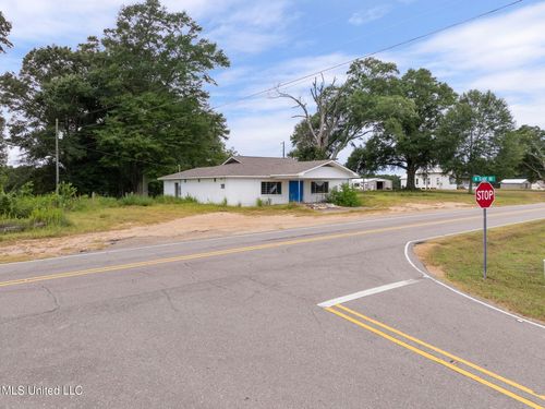 2679 Rocky Branch Rd, Sumrall, MS, 39482-3543 | Card Image