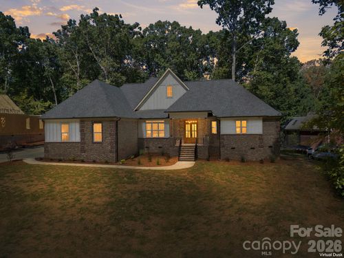 207 Kingsbridge Rd, Salisbury, NC, 28144-8309 | Card Image