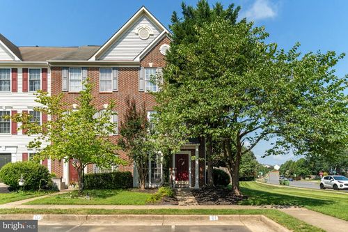 8850 Benchmark Ln, BRISTOW, VA, 20136-5745 | Card Image