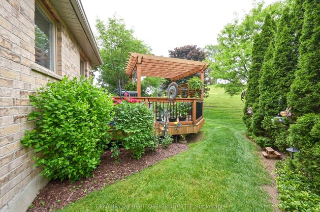 2 - 10 Zimmerman Dr, Condo with 3 bedrooms, 3 bathrooms and 1 parking in Caledon ON | Image 5