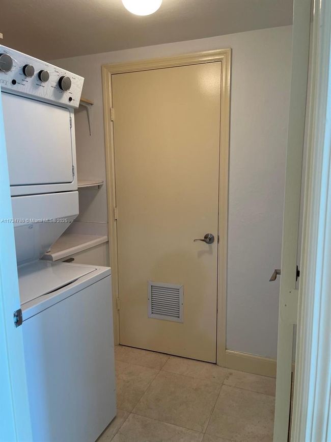 APT-1103 - 15051 Royal Oaks Ln, Condo with 3 bedrooms, 3 bathrooms and null parking in North Miami FL | Image 4