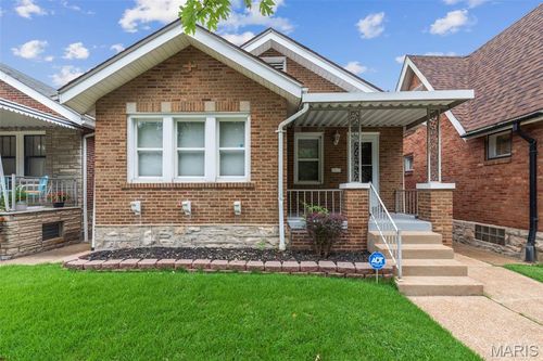 3831 Burgen Ave, Saint Louis, MO, 63116-3206 | Card Image