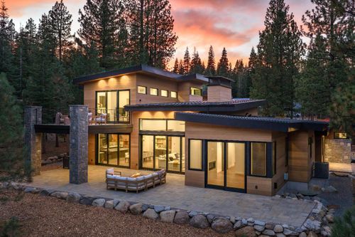 9090 Horned Lark Ct, Truckee, CA, 96161-5223 | Card Image