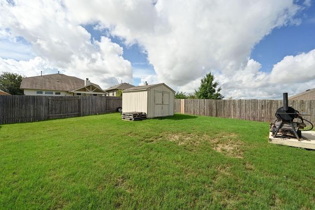 Convenient shed for all your storage needs! | Image 21
