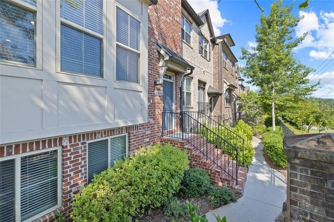 5504 Cameron Parc Dr, Townhouse with 3 bedrooms, 4 bathrooms and 2 parking in Johns Creek GA | Image 4