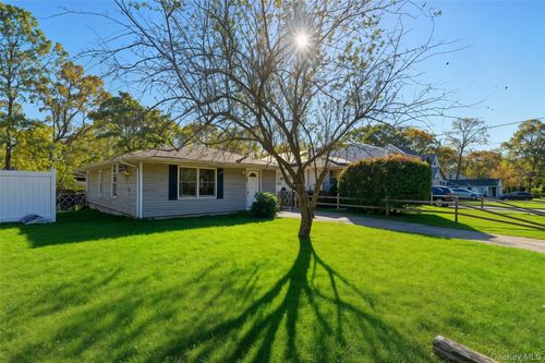 180 Main Ave, Mastic, NY, 11950-4006 | Card Image