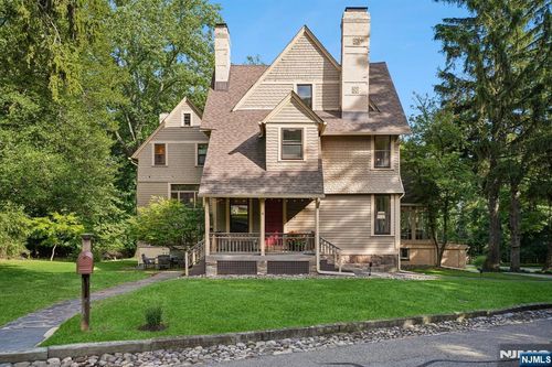 6 Edgehill Road, West Orange, NJ, 07052 | Card Image